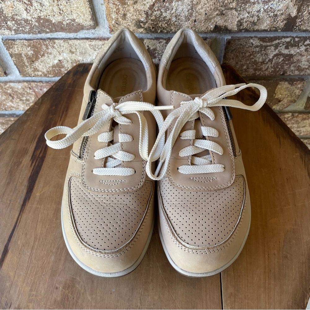 Aetrex Ivy Arch Support Sneaker Women’s Size 8.5 Champagne Color Beautiful! - Picture 2 of 8